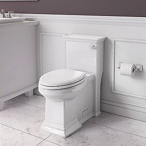 American Standard Town Square® S One-Piece 1.28 gpf/4.8 Lpf Chair Height Right-Hand Trip Lever Elongated Toilet With Seat