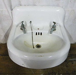 Antique Cast Iron Wall-Hung Sink