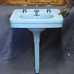 Antique Blue Crane "Ipswich" Peg Leg Sink