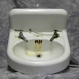 Antique Cast Iron Wall Hung Sink