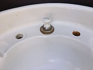 Antique "Eljer" Comfort Vitreous China Round Pedestal Sink With Fluted Base Circa 1918