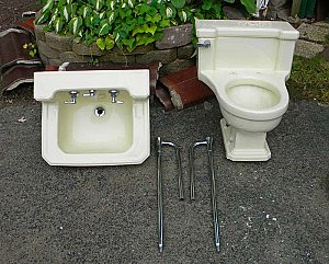 Antique Standard Yellow Sink
