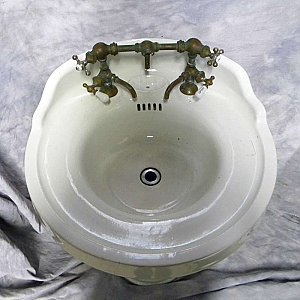 Antique Round American Standard Vitreous China Pedestal Sink