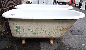 Antique Clawfoot Bathtub